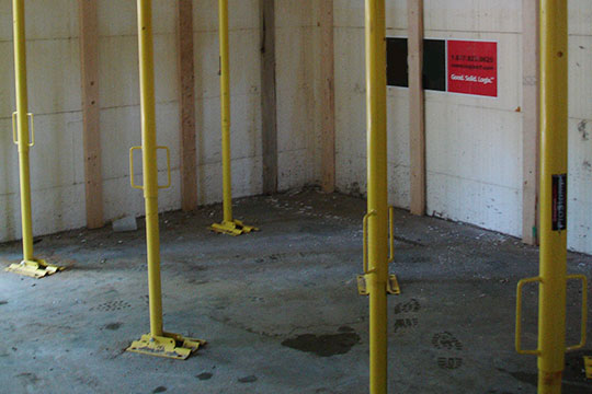 Shoring for a Concrete Floor is easily adjustable with Giraffe